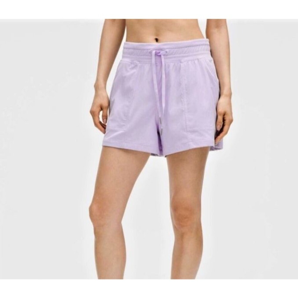 Lululemon Lavender Frost Purple Dance Studio 3.5” High Rise Shorts Sz 0 Pocket